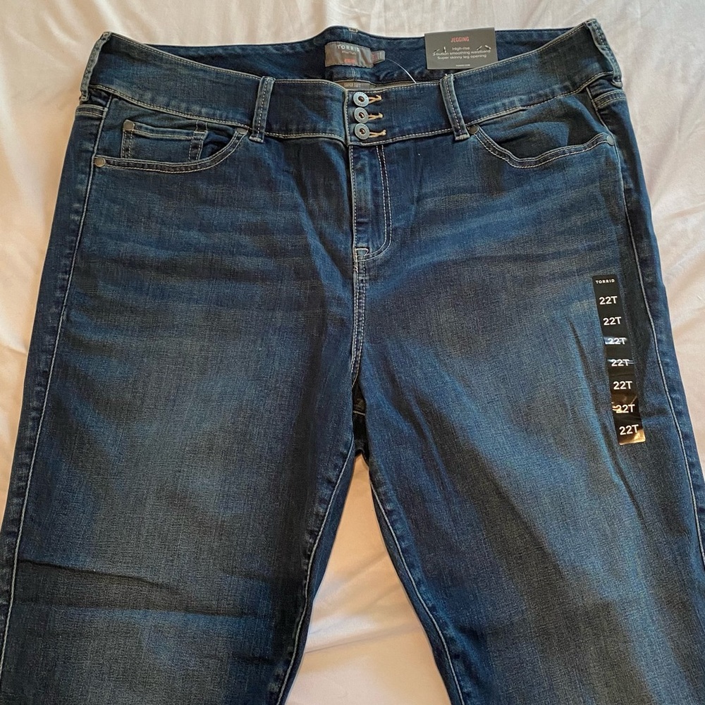NWT Torrid Jeggings - Super Soft Medium Wash